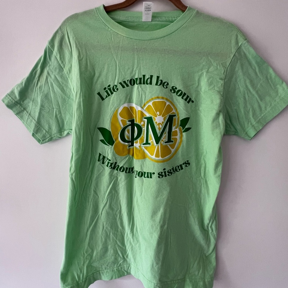 Green Short Sleeve Phi Mu Tee Size medium